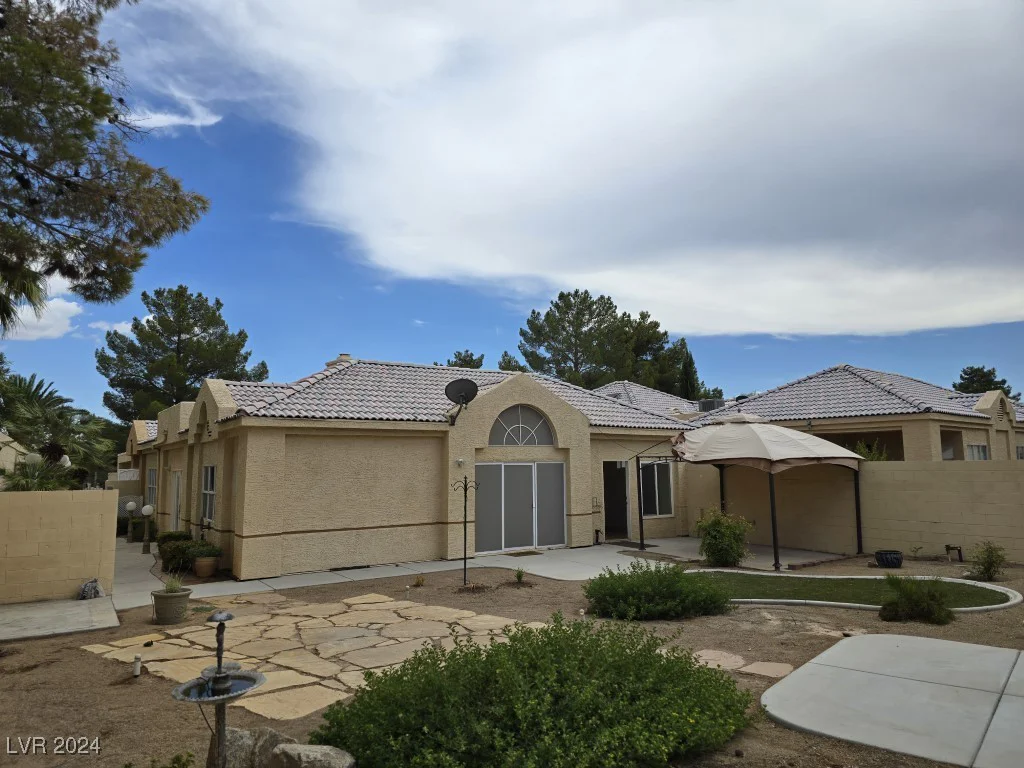 333 Mill Hollow, Las Vegas, NV 89107