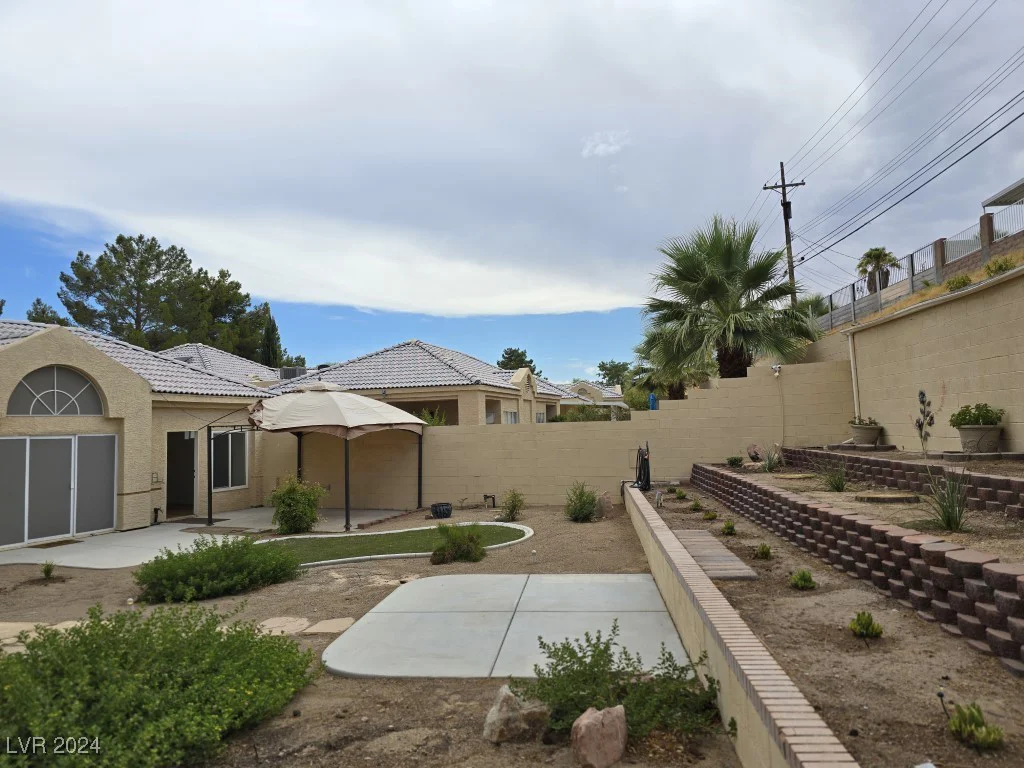 333 Mill Hollow, Las Vegas, NV 89107