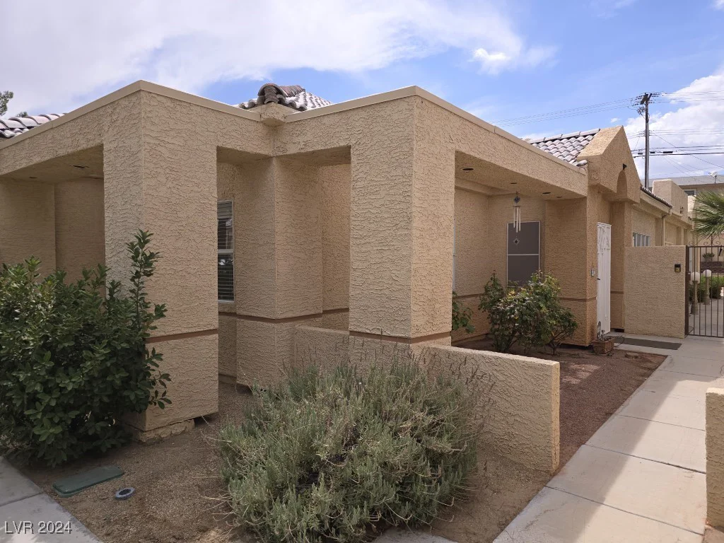333 Mill Hollow, Las Vegas, NV 89107