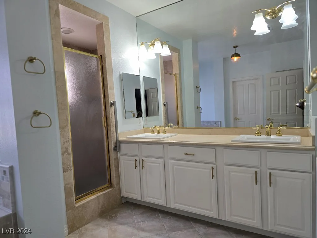 333 Mill Hollow, Las Vegas, NV 89107