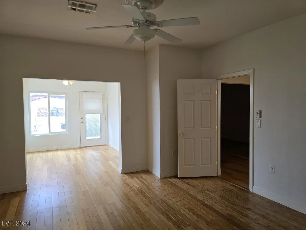 333 Mill Hollow, Las Vegas, NV 89107