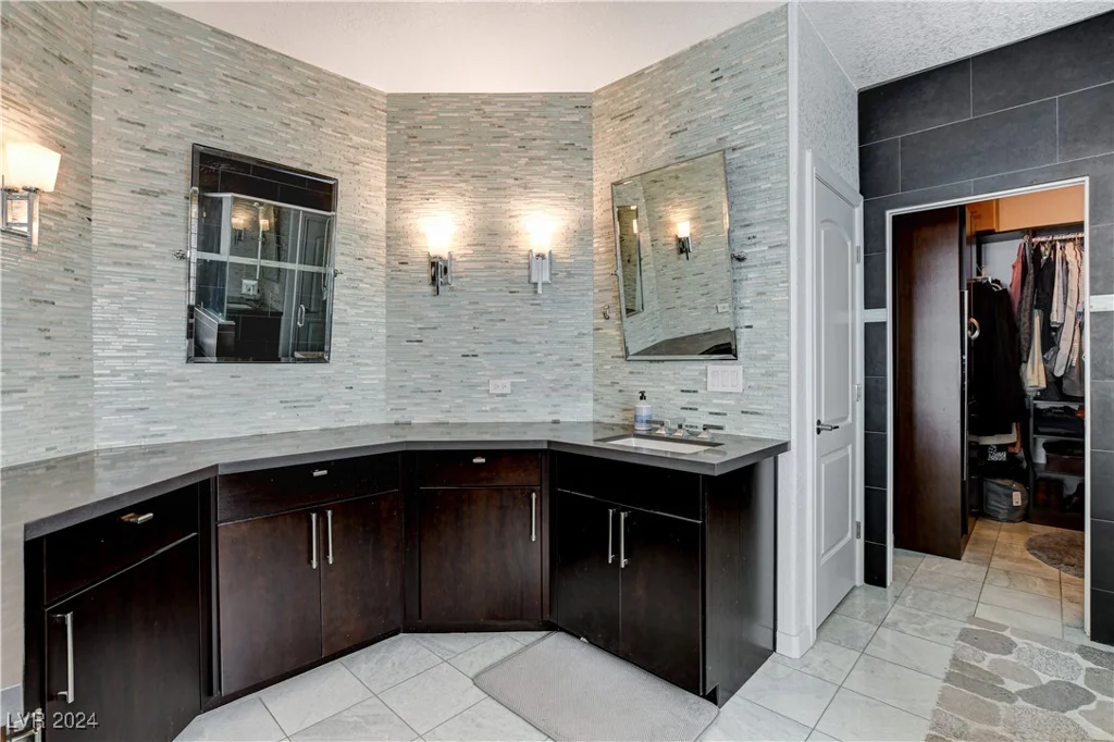 8128 Bay Harbor, Las Vegas, NV 89128