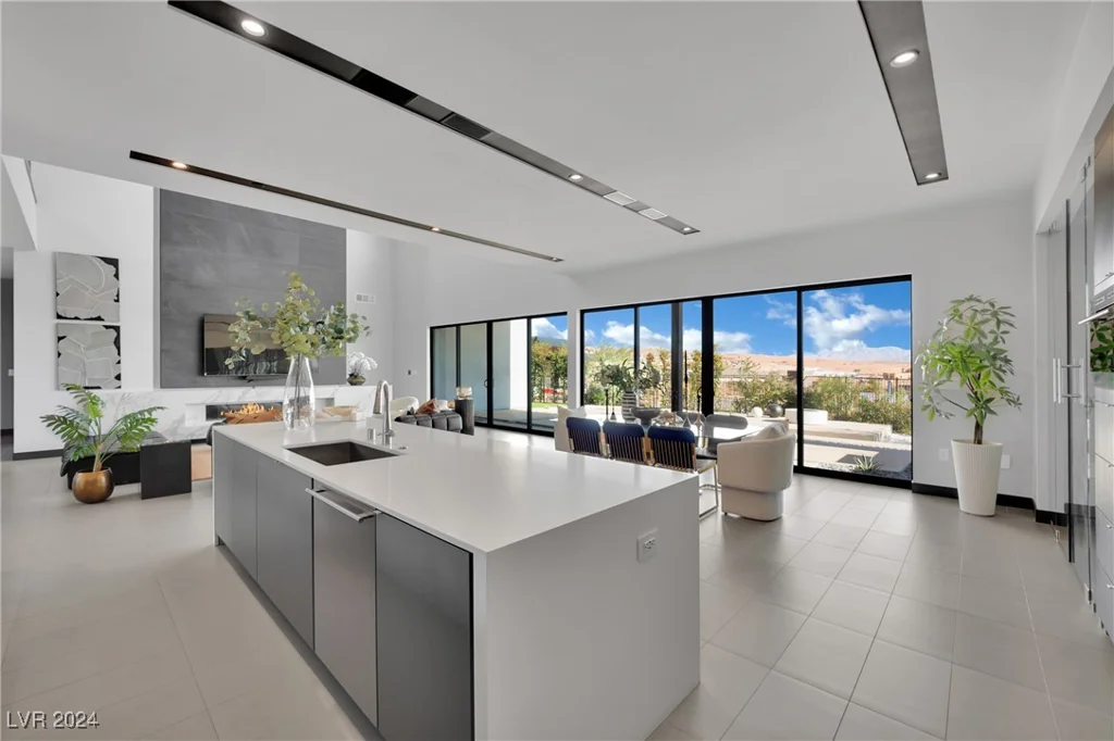 28 Rainbow Point, Henderson, NV 89011