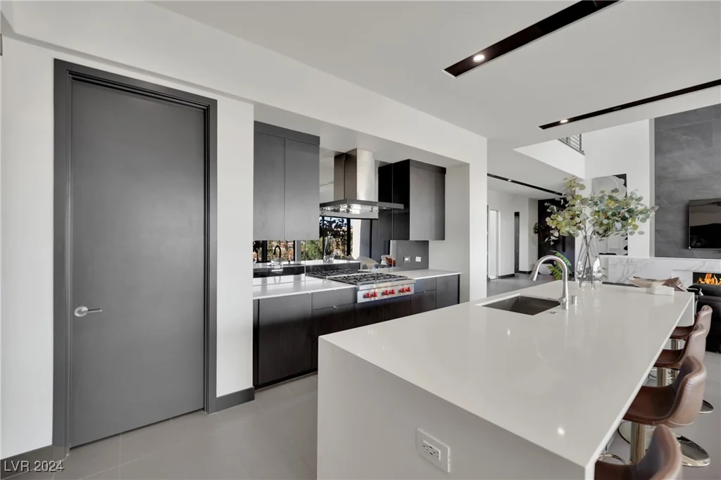 28 Rainbow Point, Henderson, NV 89011