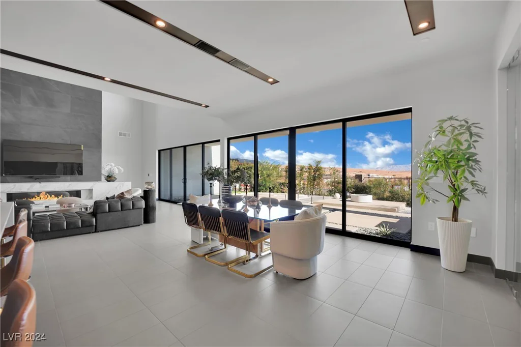 28 Rainbow Point, Henderson, NV 89011