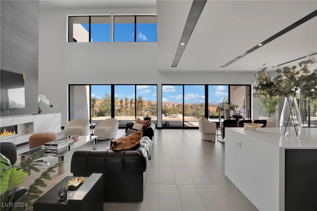 28 Rainbow Point, Henderson, NV 89011