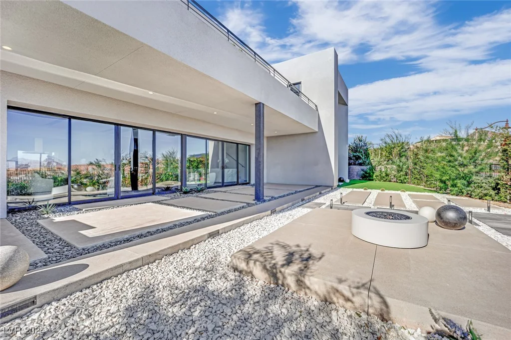 28 Rainbow Point, Henderson, NV 89011