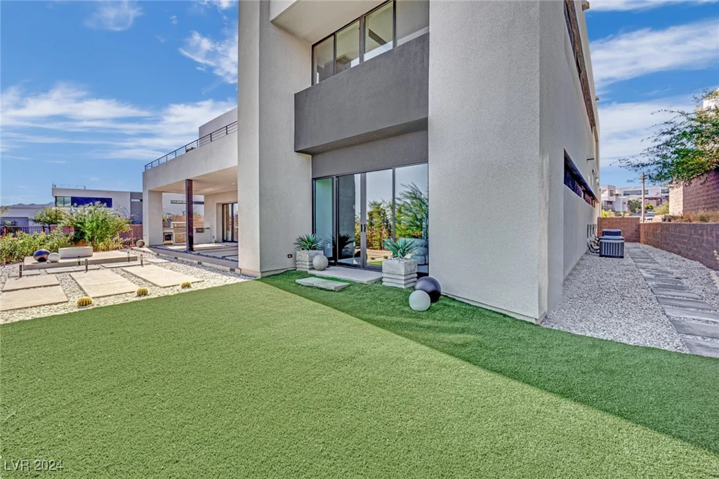 28 Rainbow Point, Henderson, NV 89011