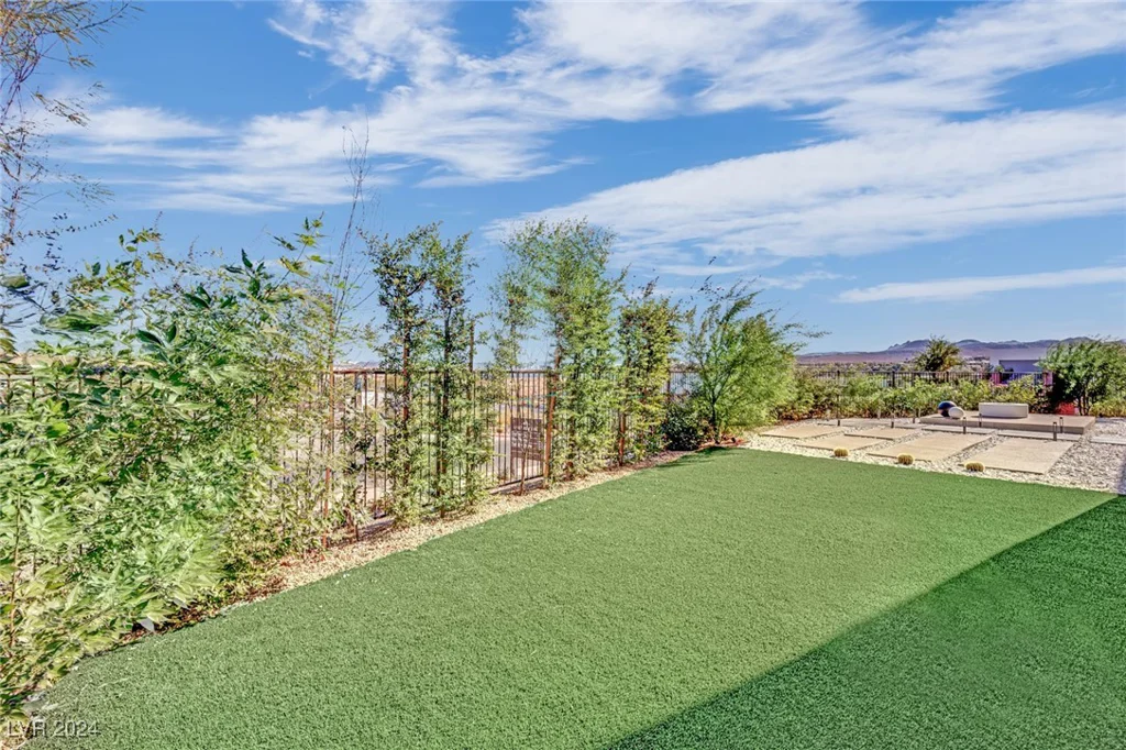 28 Rainbow Point, Henderson, NV 89011