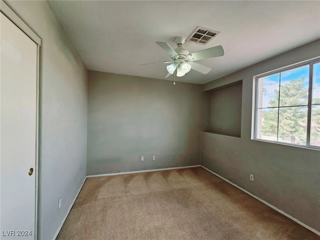 1805 Running Fawn, North Las Vegas, NV 89031