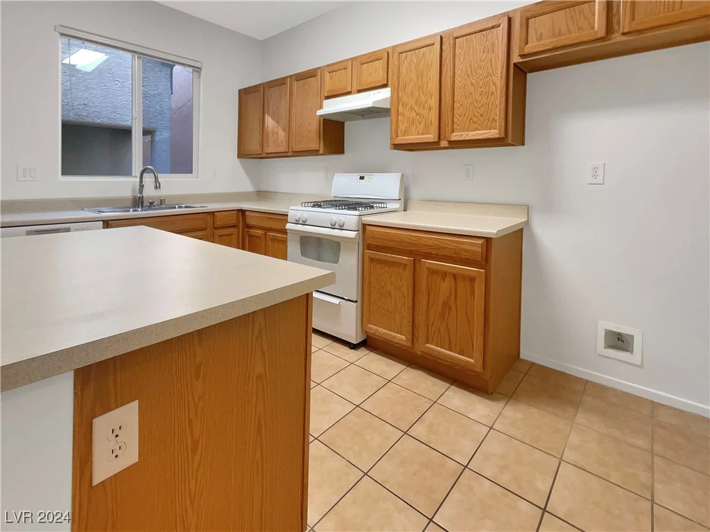 6624 Hathersage, Las Vegas, NV 89139