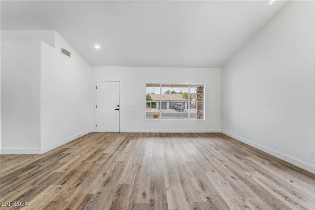 5301 Clouds Rest, Las Vegas, NV 89108