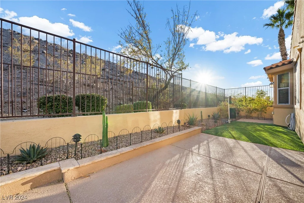 1159 Calcione, Henderson, NV 89011