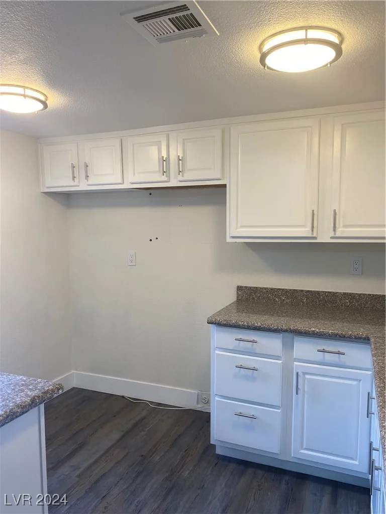 5317 Indian River, Las Vegas, NV 89103
