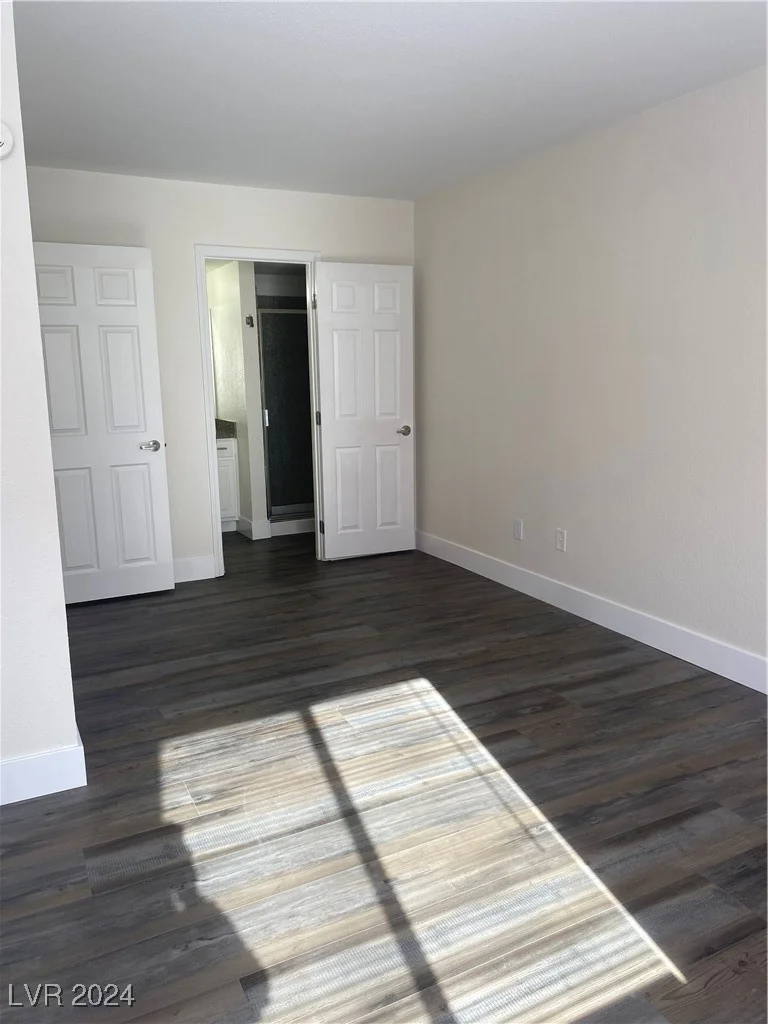 5317 Indian River, Las Vegas, NV 89103