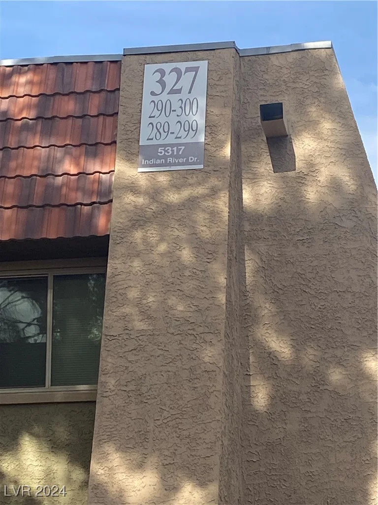 5317 Indian River, Las Vegas, NV 89103