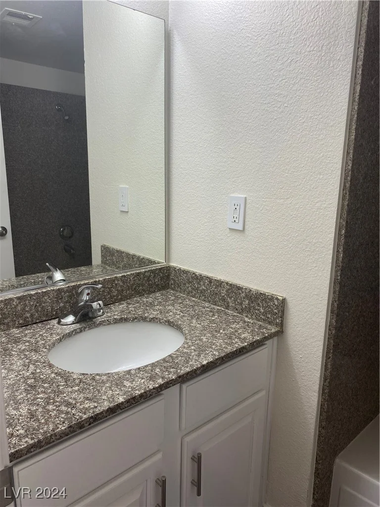 5317 Indian River, Las Vegas, NV 89103