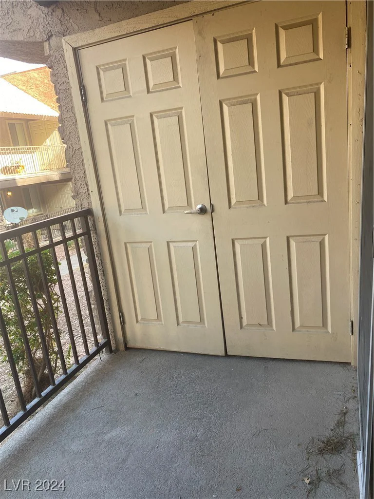 5317 Indian River, Las Vegas, NV 89103