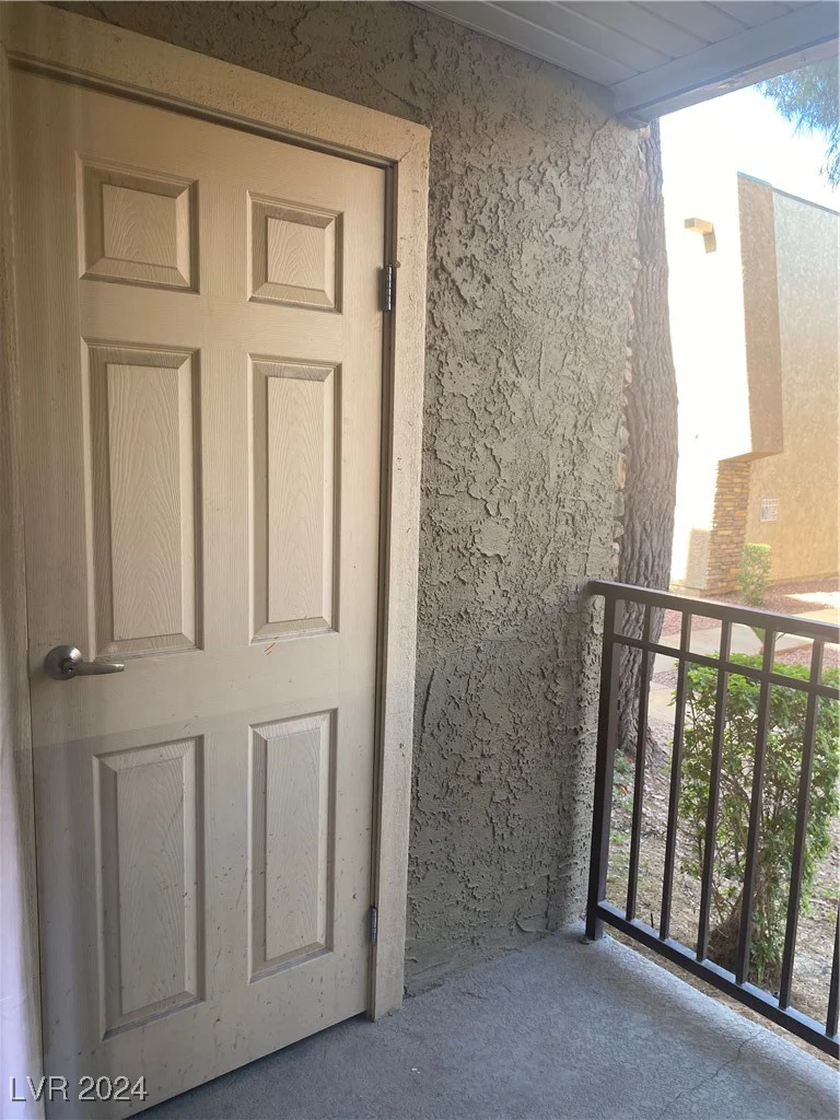 5317 Indian River, Las Vegas, NV 89103
