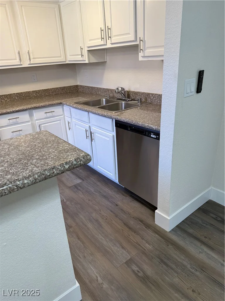 5317 Indian River, Las Vegas, NV 89103