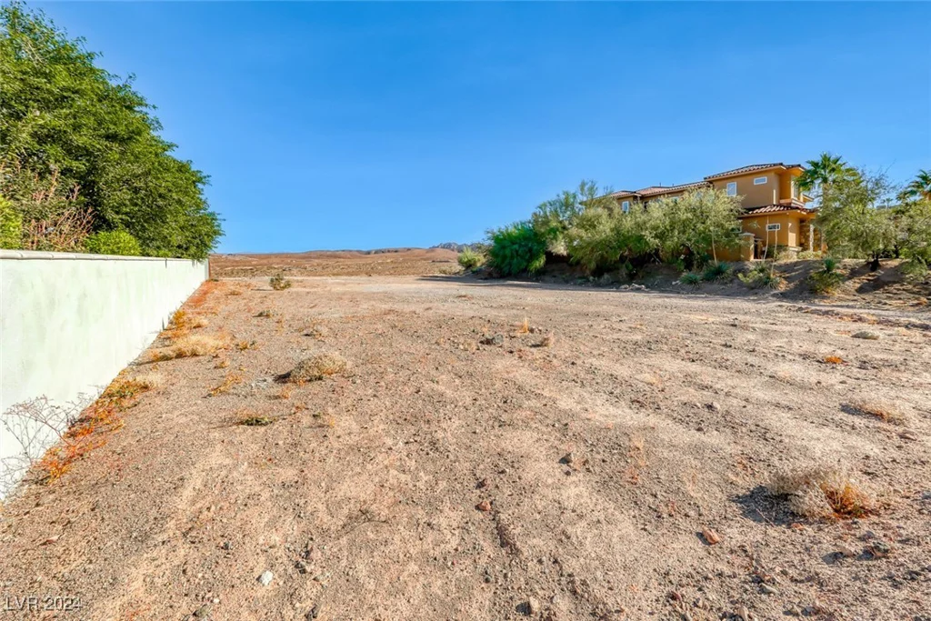 14 Pyrenees, Henderson, NV 89011