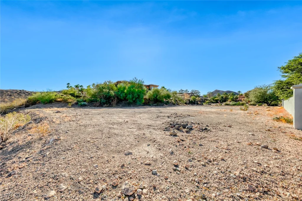 14 Pyrenees, Henderson, NV 89011