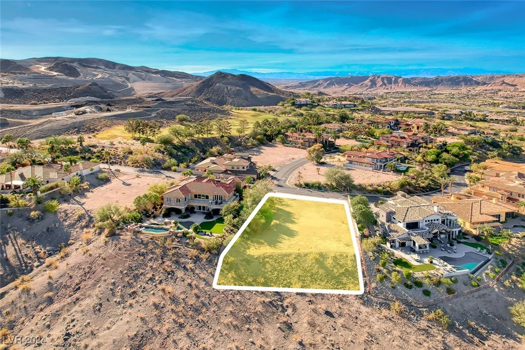 14 Pyrenees, Henderson, NV 89011