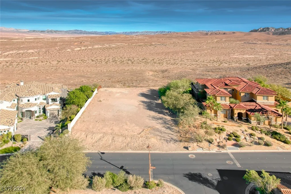 14 Pyrenees, Henderson, NV 89011