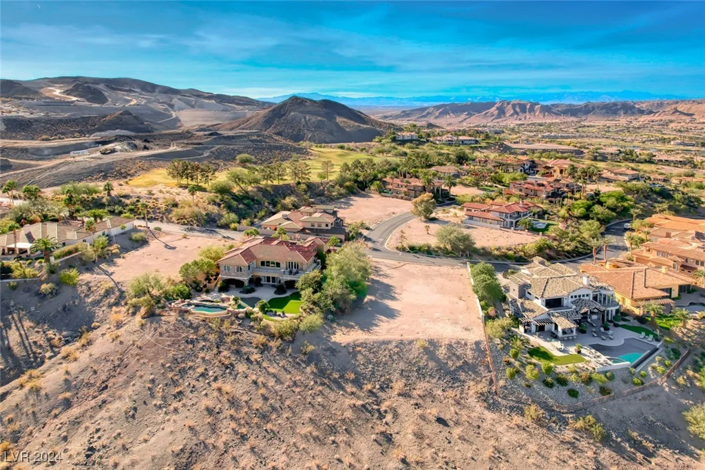 14 Pyrenees, Henderson, NV 89011