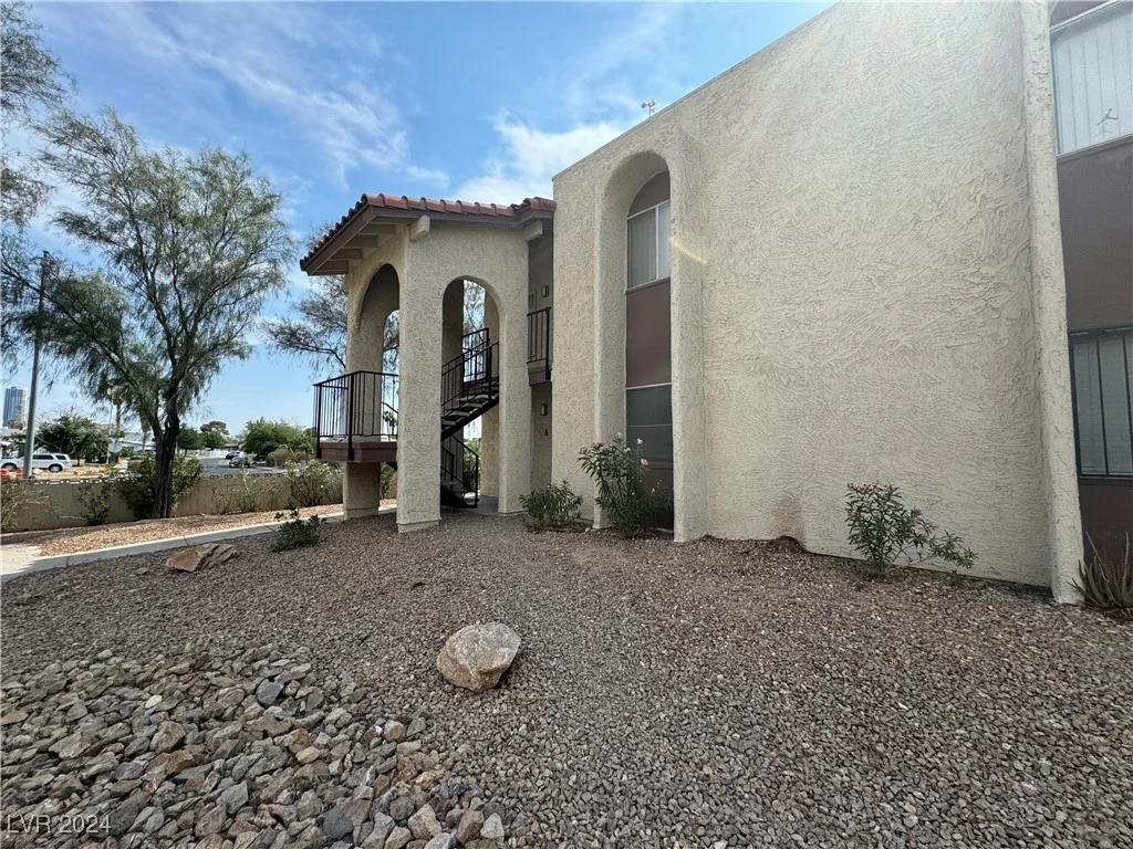 4464 Desert Inn, Las Vegas, NV 89102