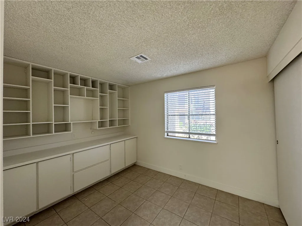 4464 Desert Inn, Las Vegas, NV 89102