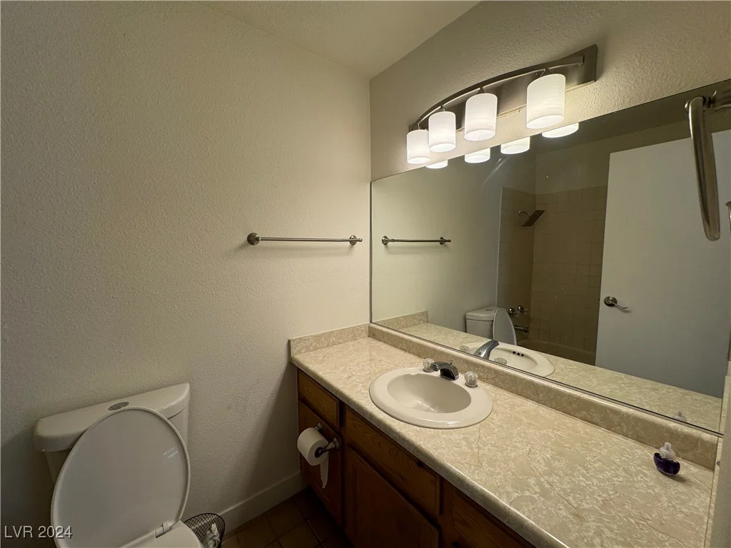 4464 Desert Inn, Las Vegas, NV 89102
