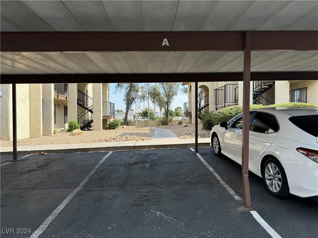 4464 Desert Inn, Las Vegas, NV 89102