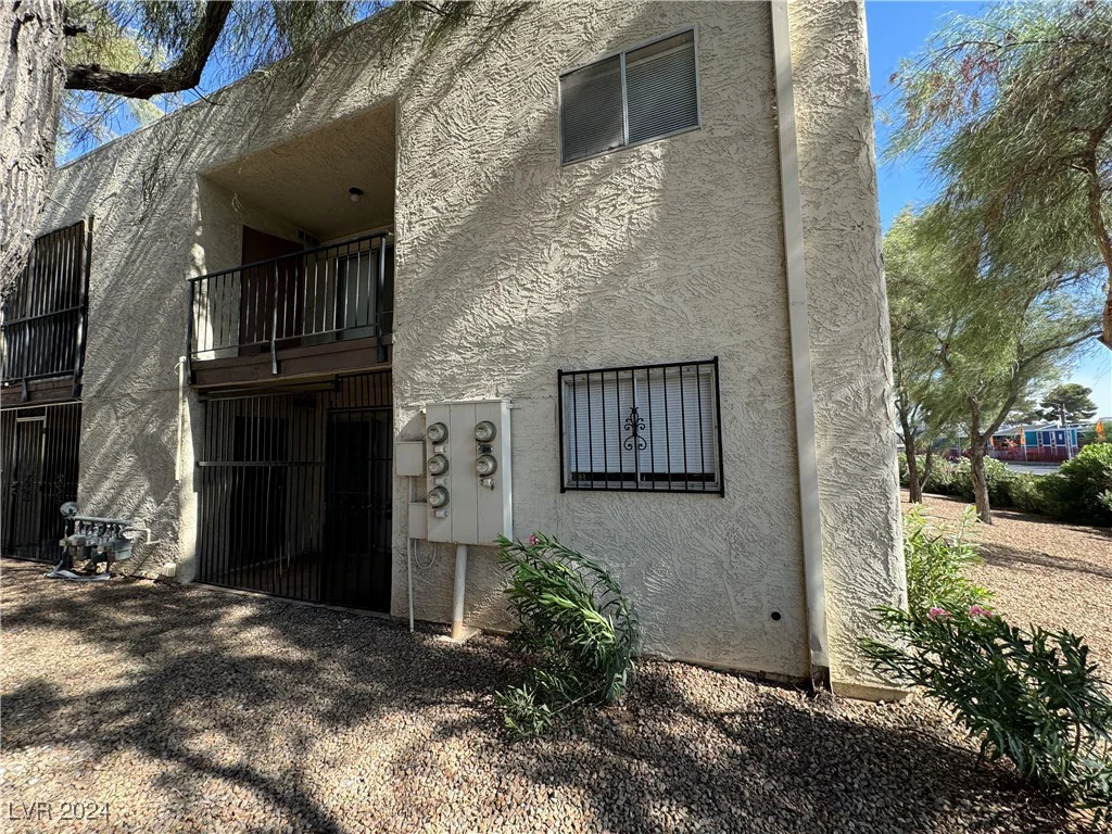 4464 Desert Inn, Las Vegas, NV 89102