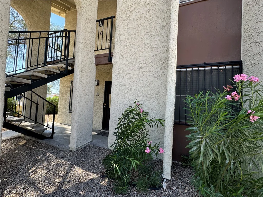 4464 Desert Inn, Las Vegas, NV 89102