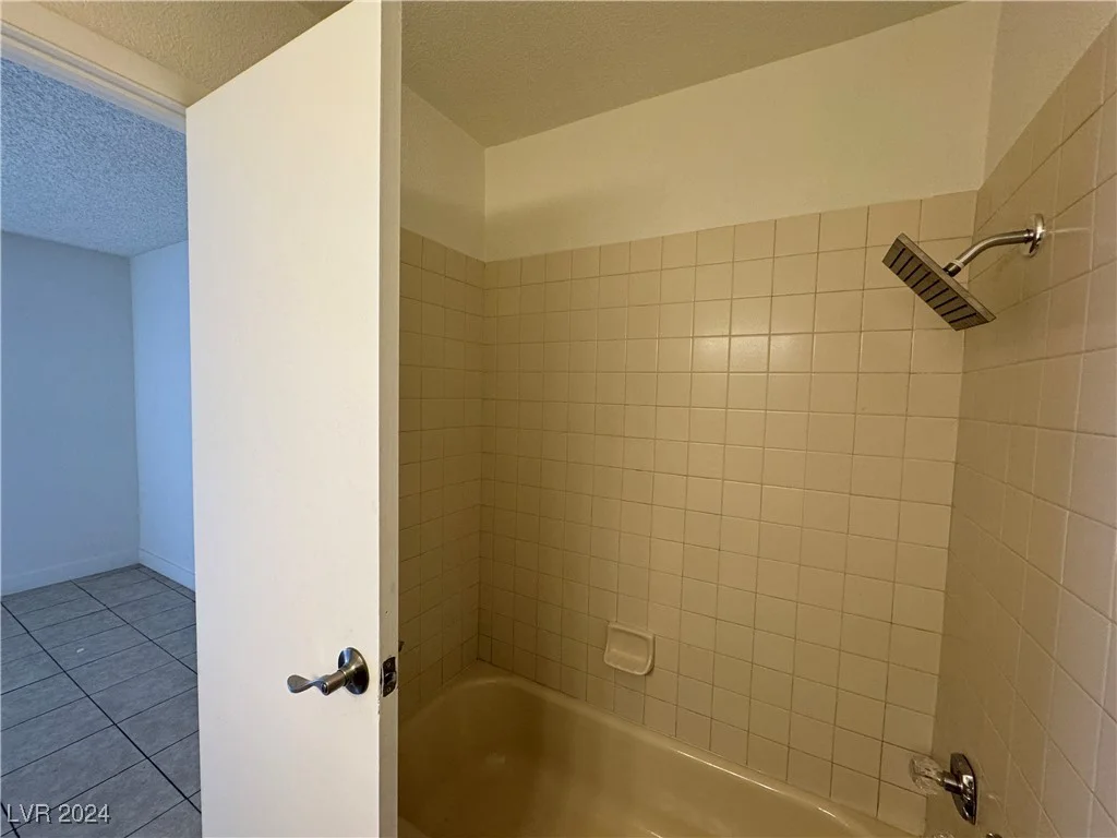 4464 Desert Inn, Las Vegas, NV 89102