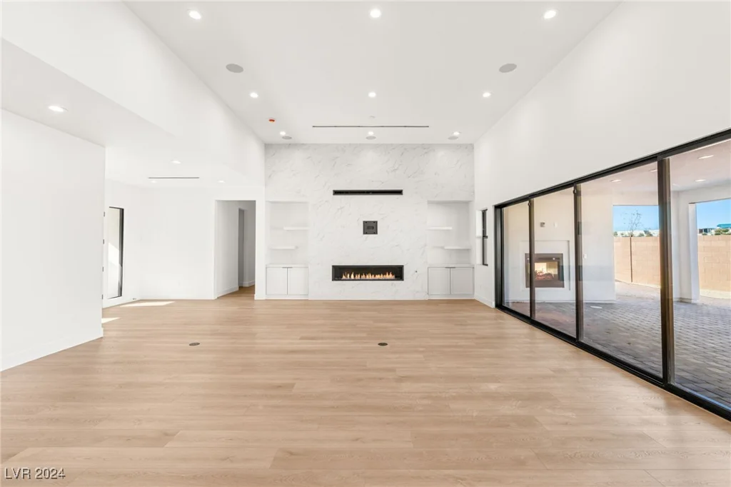 6380 Leeland, Las Vegas, NV 89149