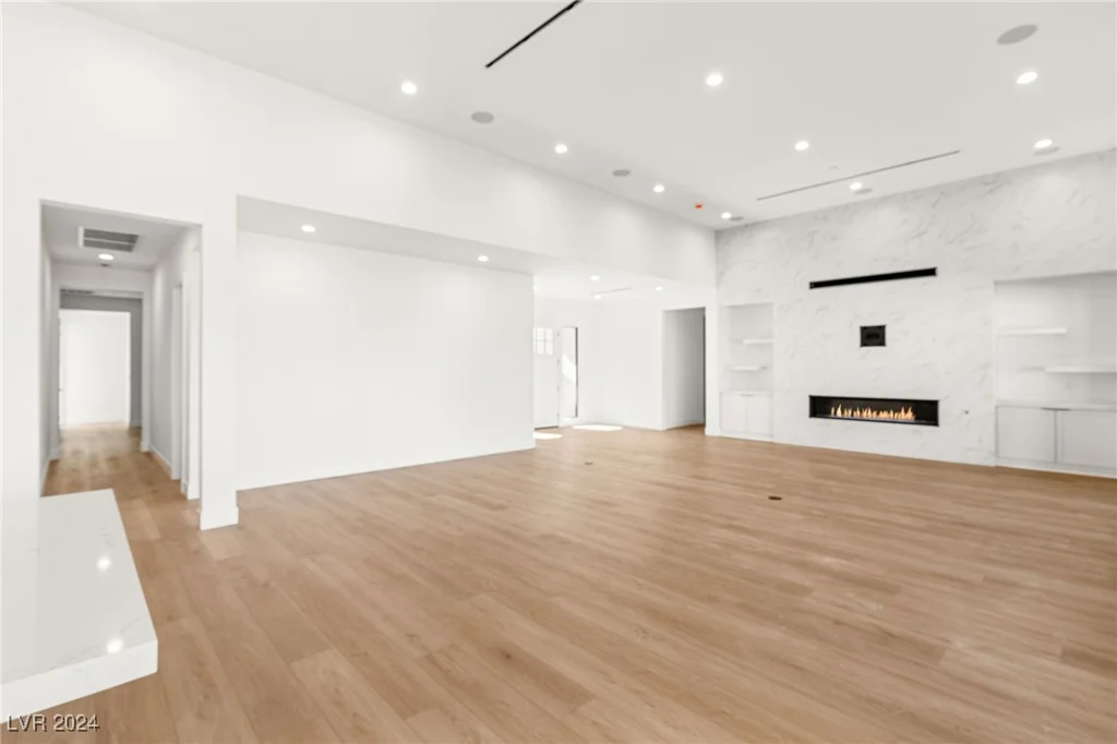 6380 Leeland, Las Vegas, NV 89149
