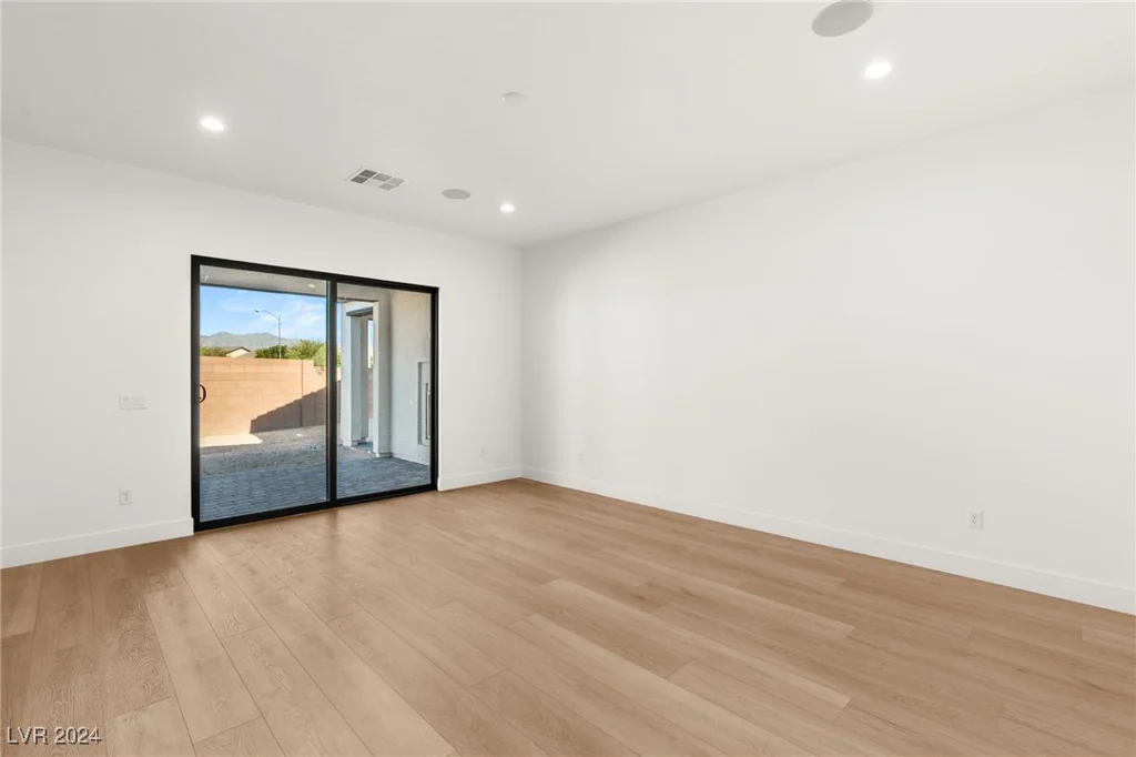 6380 Leeland, Las Vegas, NV 89149