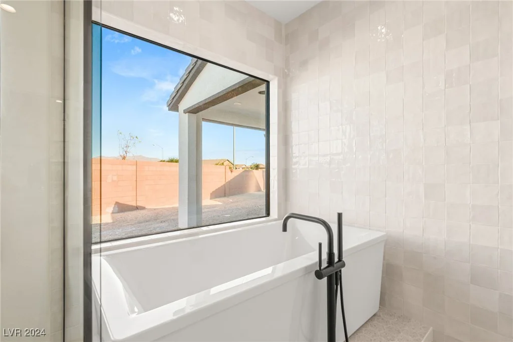 6380 Leeland, Las Vegas, NV 89149