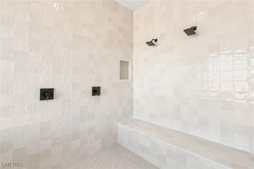 6380 Leeland, Las Vegas, NV 89149