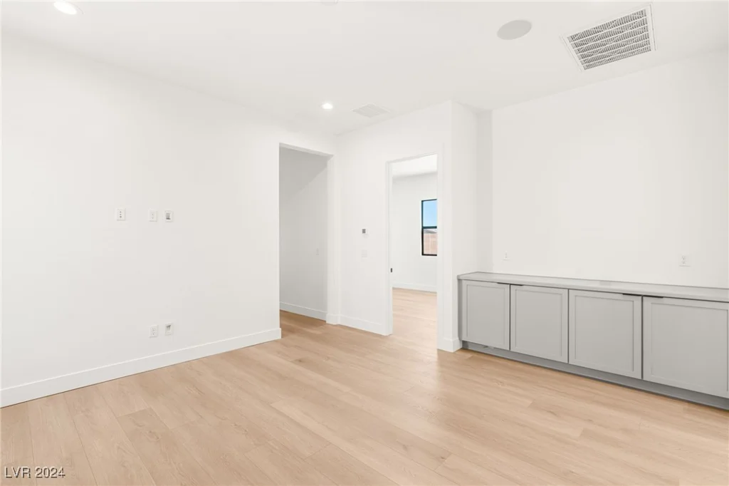 6380 Leeland, Las Vegas, NV 89149