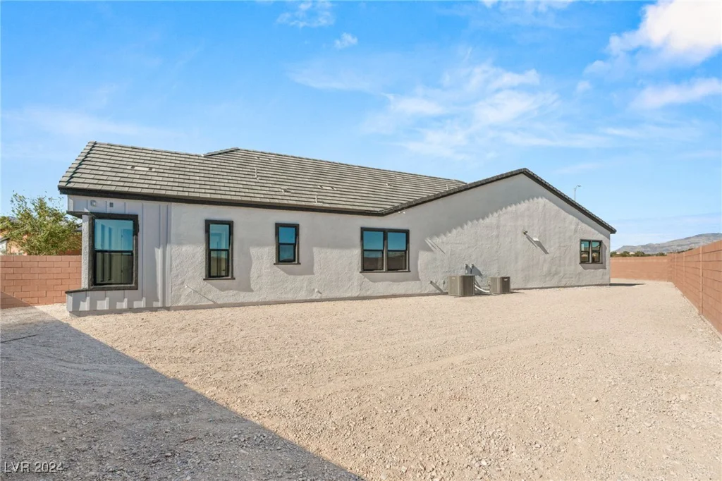 6380 Leeland, Las Vegas, NV 89149