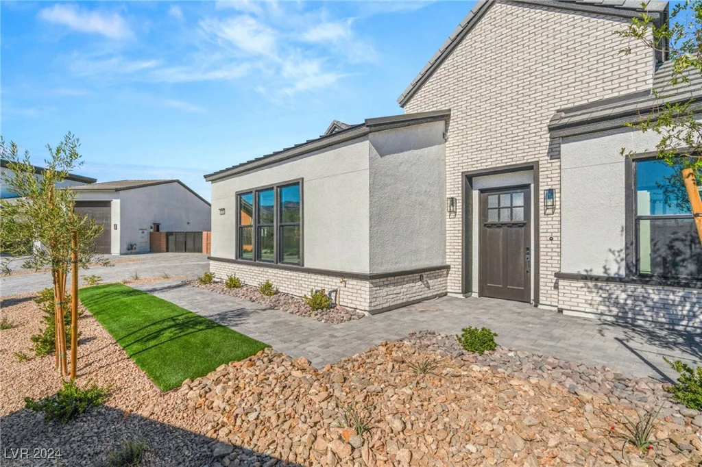 6380 Leeland, Las Vegas, NV 89149