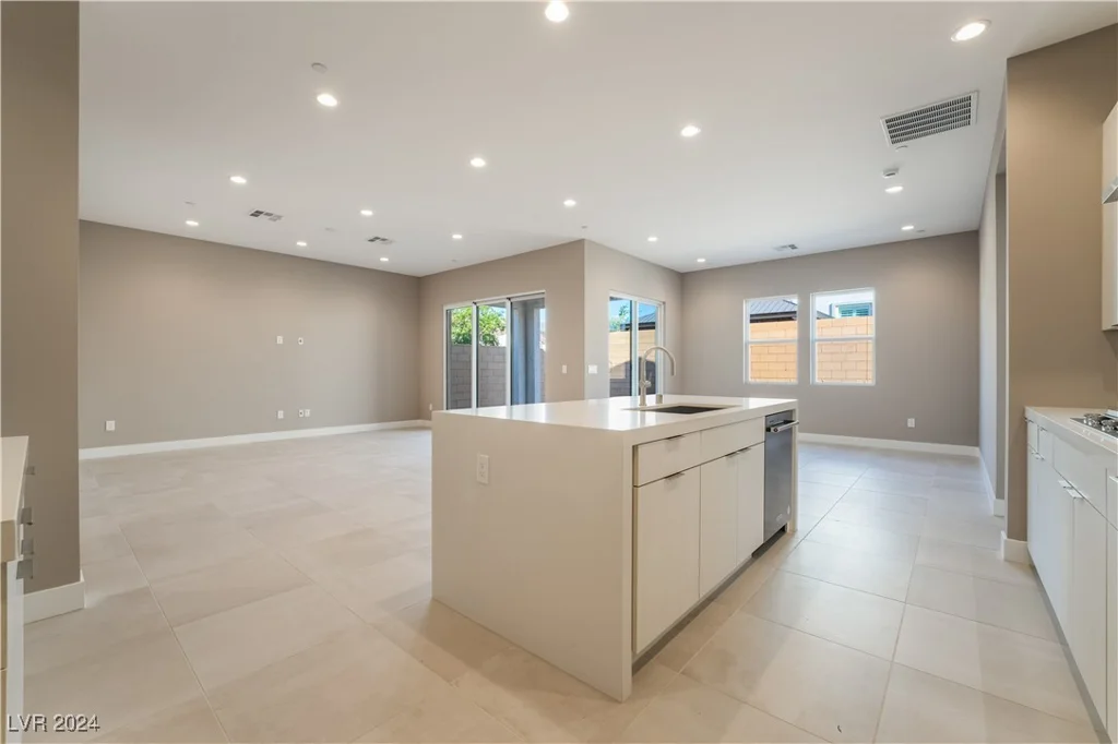 10232 Meandering Dell, Las Vegas, NV 89166