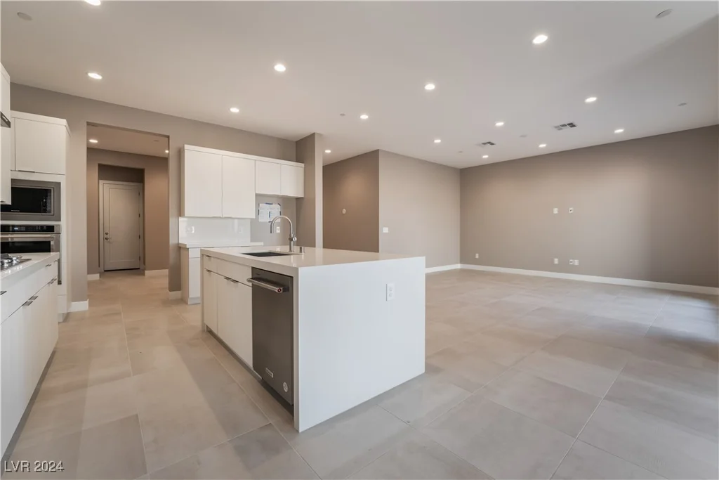 10232 Meandering Dell, Las Vegas, NV 89166