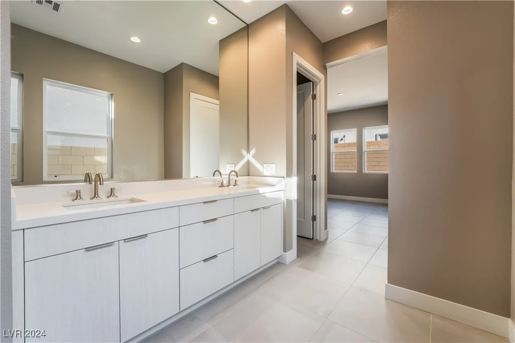 10232 Meandering Dell, Las Vegas, NV 89166