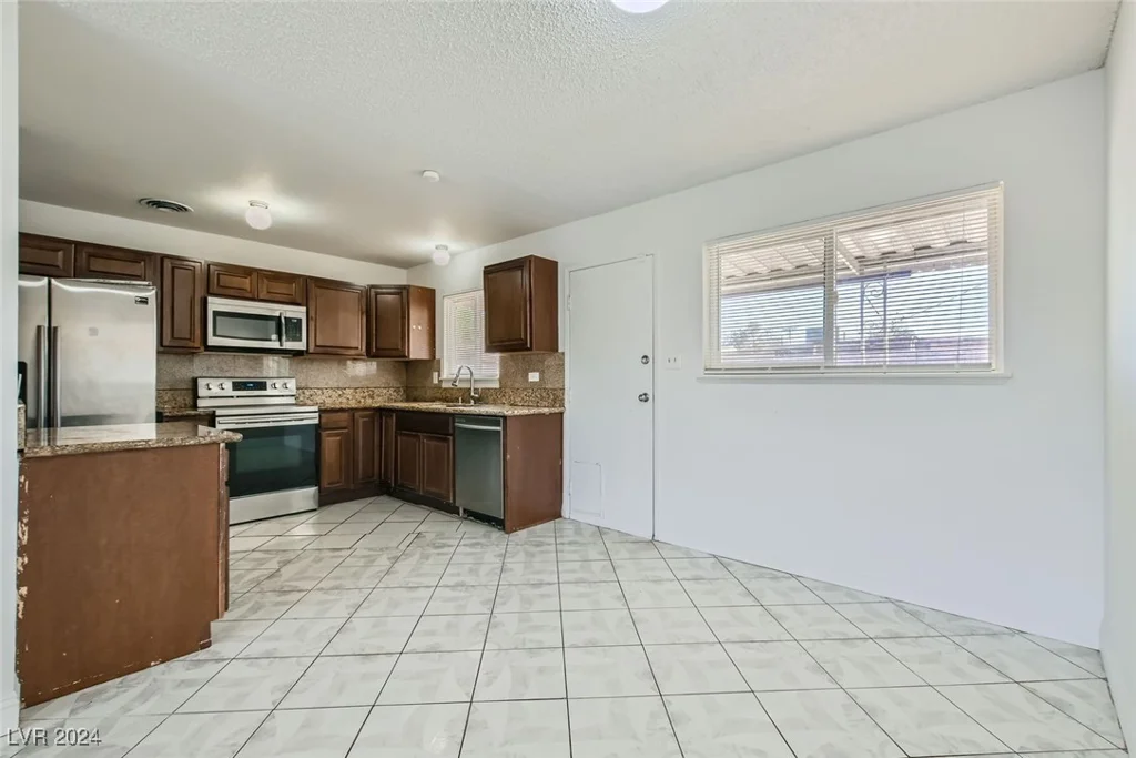 4323 Ridgedale, Las Vegas, NV 89121
