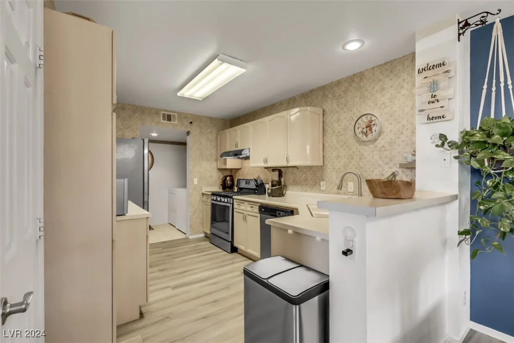 7705 ALLANO, Las Vegas, NV 89128