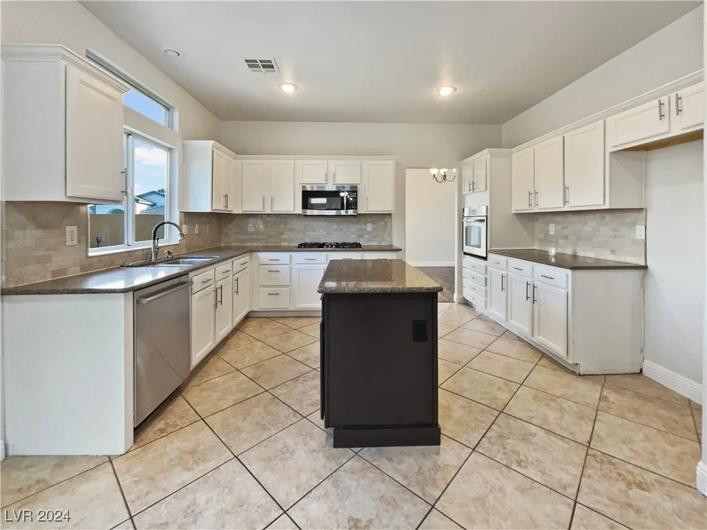 7942 Quail Mountain, Las Vegas, NV 89131